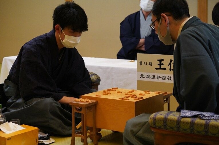 王位戦第2局 ／ photograph by 日本将棋連盟