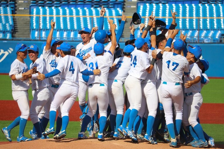 全日本大学野球選手権で連覇を達成した東都大学リーグの青学大　©Yu Takagi