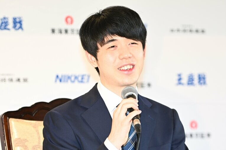 タイトル戦を何度も経験し、記者の前での受け答えがもはや恒例となった21歳　©Keiji Ishikawa