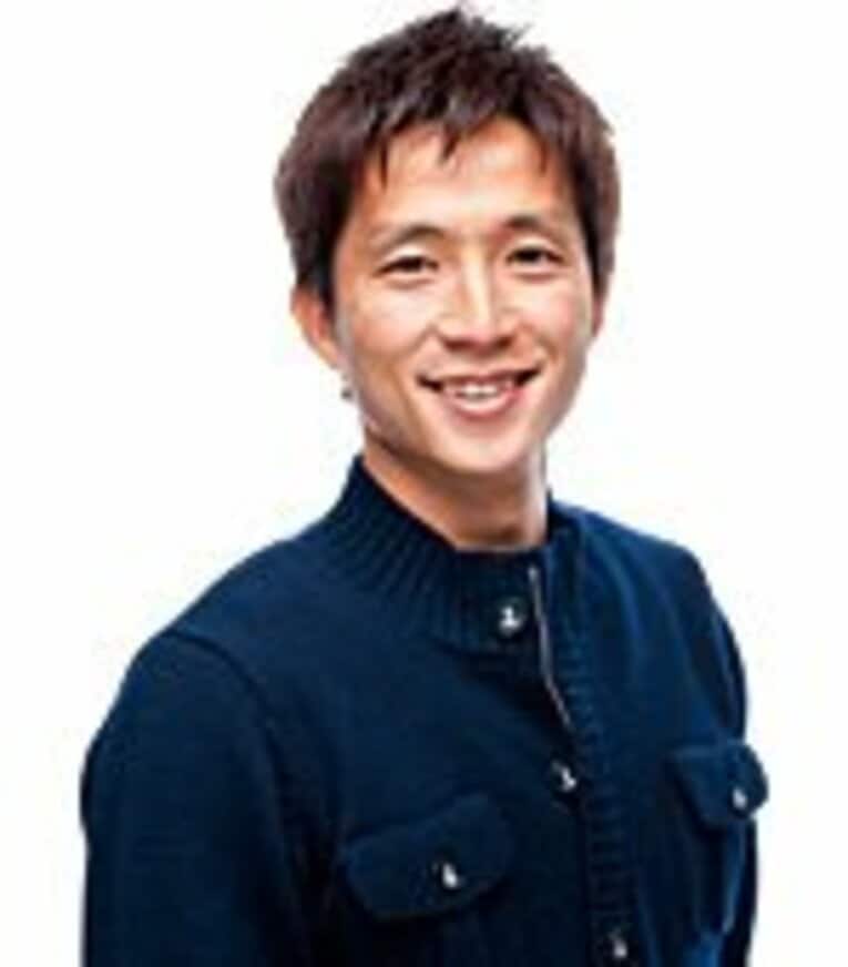 福西崇史
1976年9月1日、愛媛県出身。新居浜工を卒業後、ジュビロ磐田に入団。日本屈指のボランチとして磐田の黄金時代を支える。2002年日韓W杯、2006年ドイツW杯に出場。FC東京、東京ヴェルディを経て2009年1月に現役を引退。「メルマガNumber」にて「福西崇史の『考えるサッカー』」を配信中。