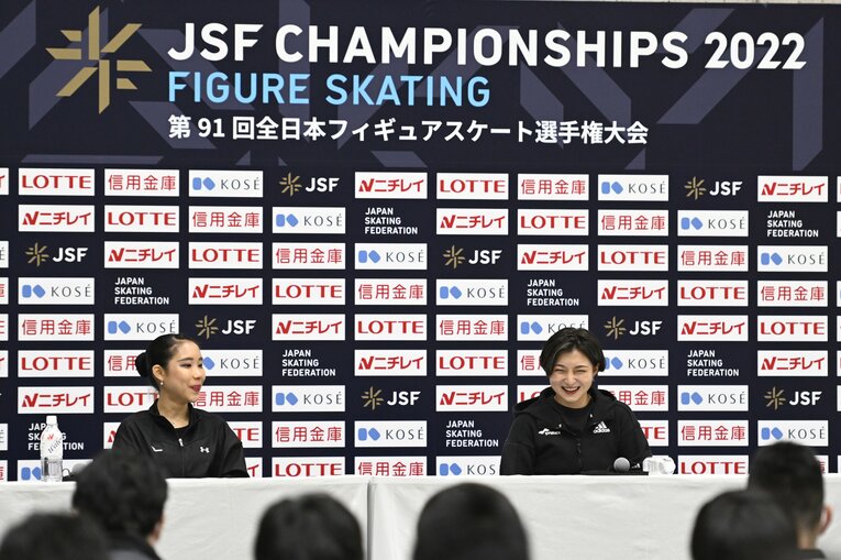 表彰式後の記者会見　©Asami Enomoto