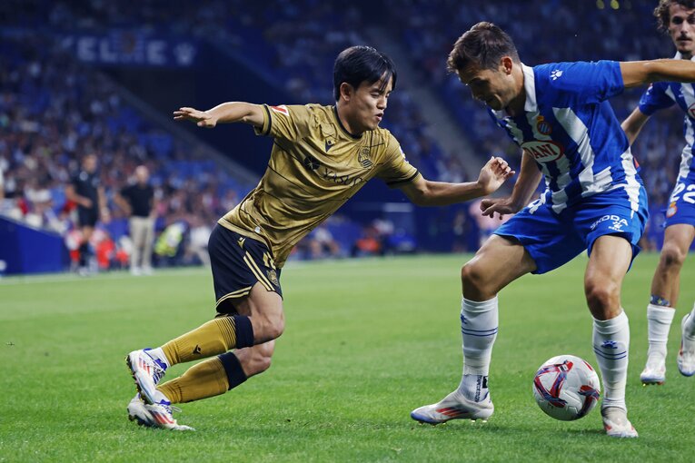 ゴールへとつながる久保の股抜き突破