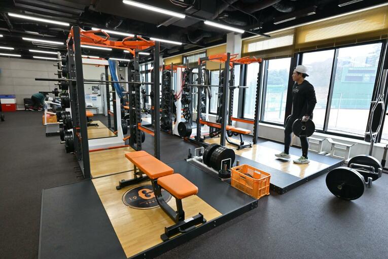 動作解析室以外にトレーニング施設も充実。リハビリに適した流水プールなども備わり、選手は万全の体制でトレーニングに打ち込める　©Hideki Sugiyama