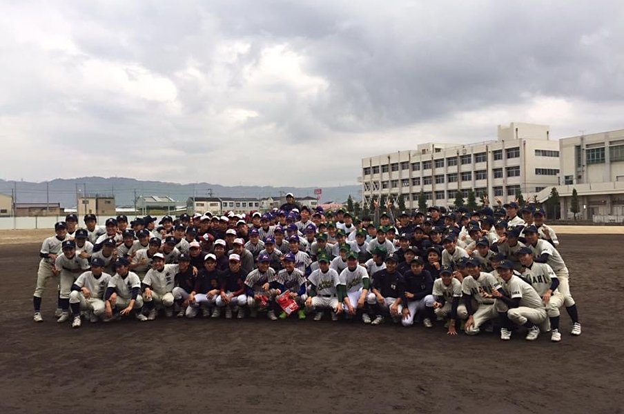 高校野球のリーグ戦を試みる公立校。萎縮しないプレー、個人タイトルも。<Number Web> photograph by Kou Hiroo