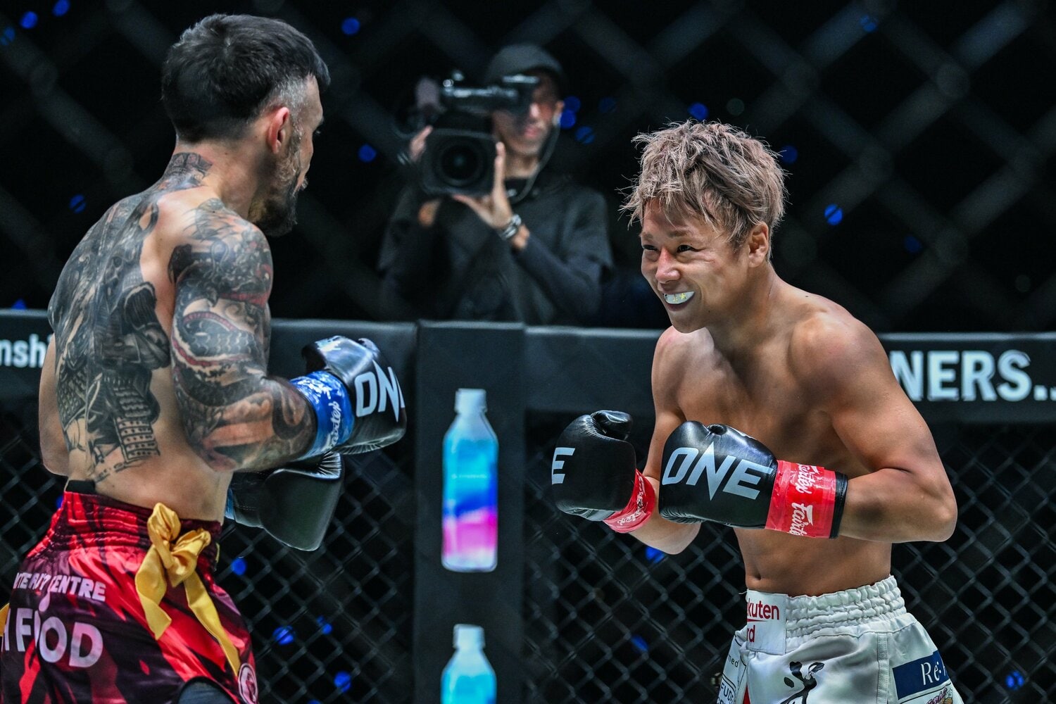 K-1時代にもしばしば見られた試合中の笑顔 ©ONE Championship