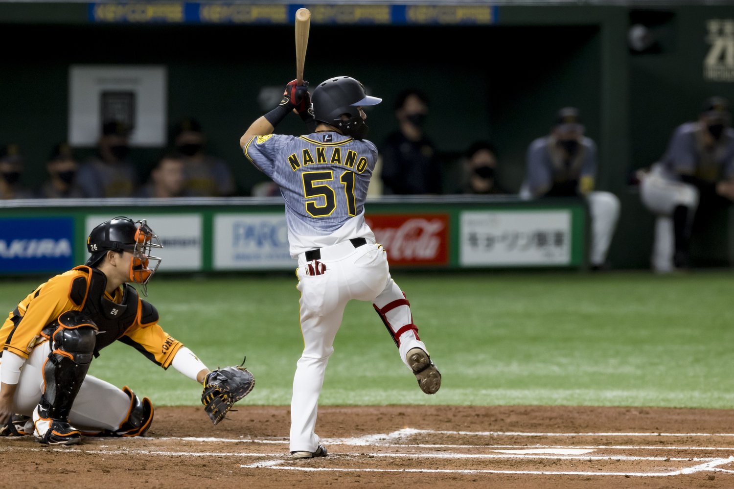 佐藤輝明の影に隠れている印象だが、小技の利く中野もまた首位争いをする阪神の主力だ　©Hideki Sugiyama
