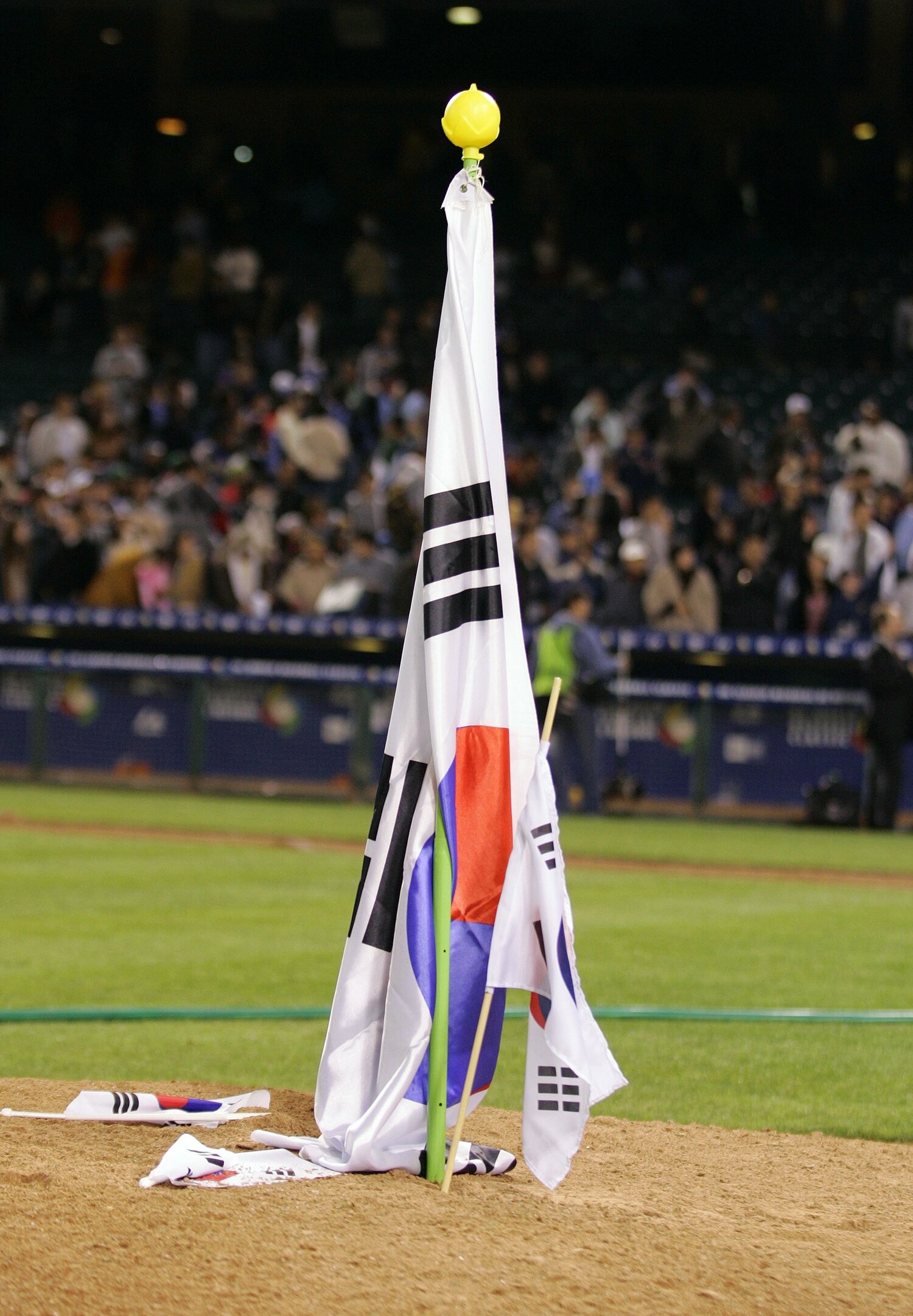 2006年の2次ラウンドでは韓国が日本を破り、マウンドに太極旗を立てたことも話題に　©Getty Images