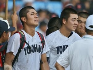 現地記者が見た横浜・奥村頼人の“ある行動”「ベンチの村田浩明監督を凝視して…」織田翔希もいたスター軍団「エース争いの内情」