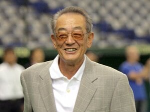 笑う広岡達朗「隠れて酒を呑んでいることなど、もちろん知っていたよ」ヤクルトOBが語る“広岡さんにバレた瞬間”「反省会中に“ビール3本”が届いた」