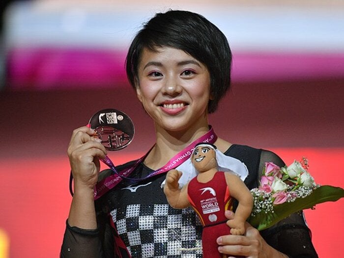 パワハラ問題直後の世界体操で、村上茉愛と団体女子に見た希望。＜Number Web＞ photograph by AFLO