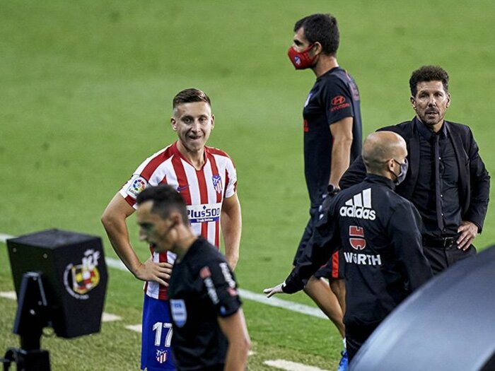 リーガのVAR運用は謎が多すぎ。「30回以上見てもわからない……」＜Number Web＞ photograph by Getty Images