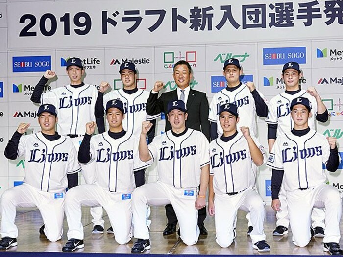 ドラフトで2時間待った1年前…“佐々木朗希世代“西武・井上広輝が「自分は恵まれている」と語る理由＜Number Web＞ photograph by Kyodo News