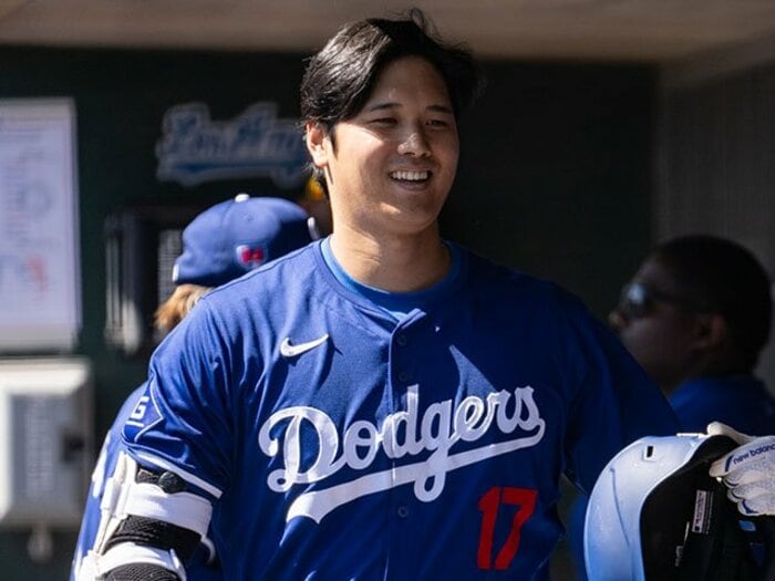 「へへへ」大谷翔平が結婚トークで見せた“愛され素顔”はグラウンドでも…「興奮してるよ」ヌートバーにドジャース、エンゼルスの仲間を魅了<Number Web> photograph by Nanae Suzuki