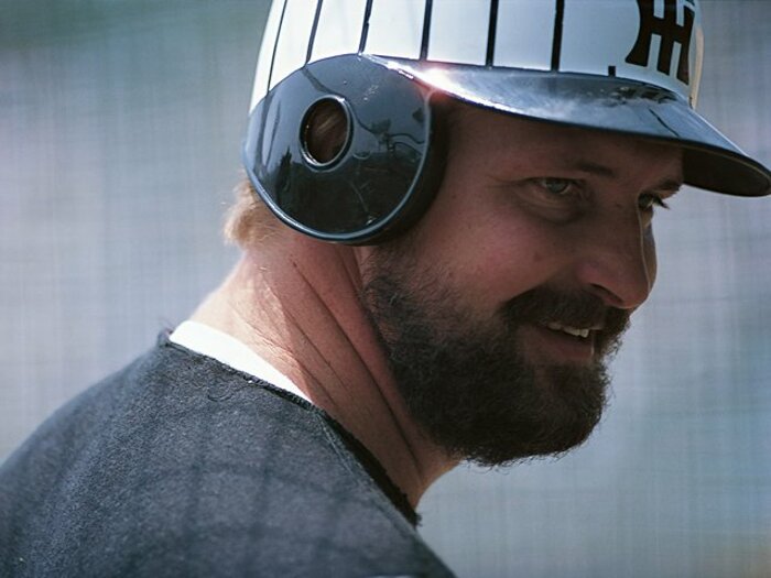 “史上最強の助っ人”バースが70歳に…阪神入団のウラにあった究極の選択とは？「バースに最も尊敬された監督」安藤統男が築いた日本一の礎＜Number Web＞ photograph by BUNGEISHUNJU