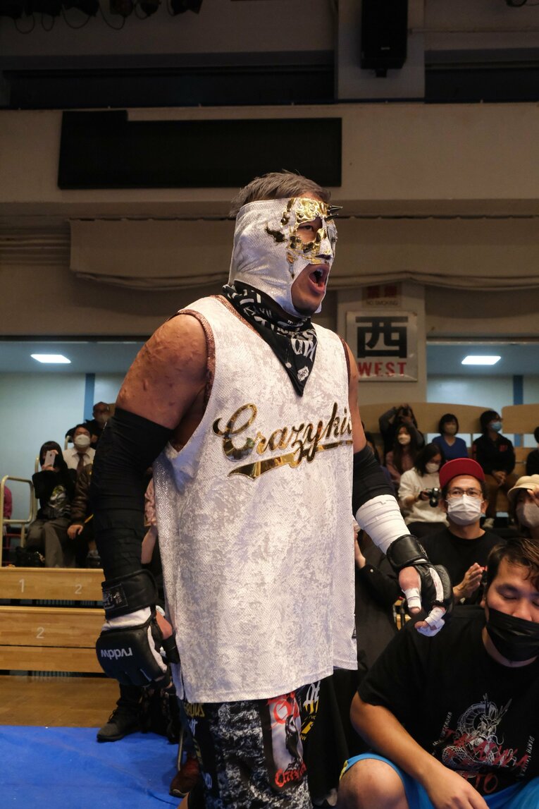 「デスマッチ・イズ・マイライフ」妻の急死を乗り越えた“クレイジー・キッド”竹田誠志の決意「蛍光灯やカミソリで傷つけ…でもそれが生きがい」(91)