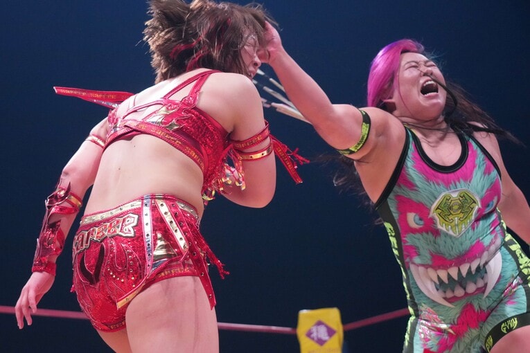 Sareeeを張る橋本千紘　©Essei Hara