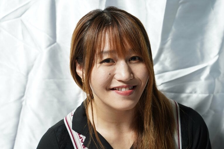 「家出して3カ月の漫喫暮らし」「枕をしたら仕事をやるよ」壮絶な過去を超えてスターダムの朱里が亡き母に誓う“赤いベルト”の夢(3)