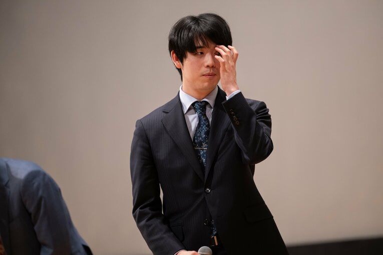 普段の公式戦では見られない……藤井聡太竜王・名人の素朴な笑顔と“素の表情”（全20枚超）　©Nanae Suzuki
