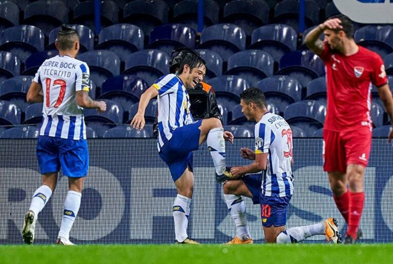 クラシコ“疑惑PK”にバルサ憤慨！ 衝撃の13－0、中島翔哉＆柴崎岳の活躍…写真で欧州蹴球トピックス(8)