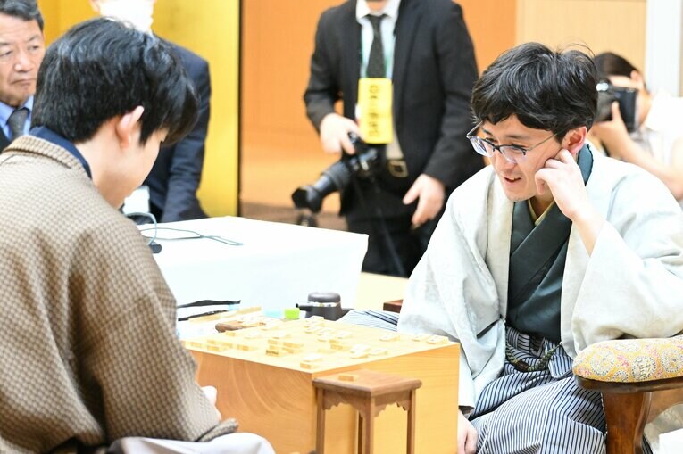 叡王戦第4局での伊藤七段　©Keiji Ishikawa