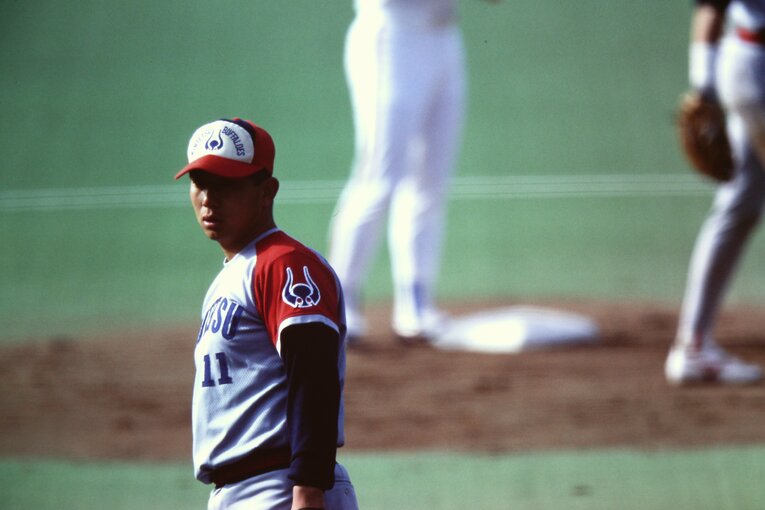 9回、清原に初の安打となるツーベースを打たれた野茂　©Koji Asakura