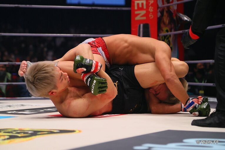 三浦孝太「格闘技でキングに」 サッカーボールキックで勝利した“カズの息子”の実力は本物か？ RIZINデビュー戦で見せた“明らかな才能”とは(14)