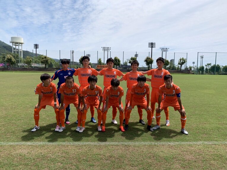 今季、着用してきたユニフォーム（提供／徳島商業高校サッカー部）