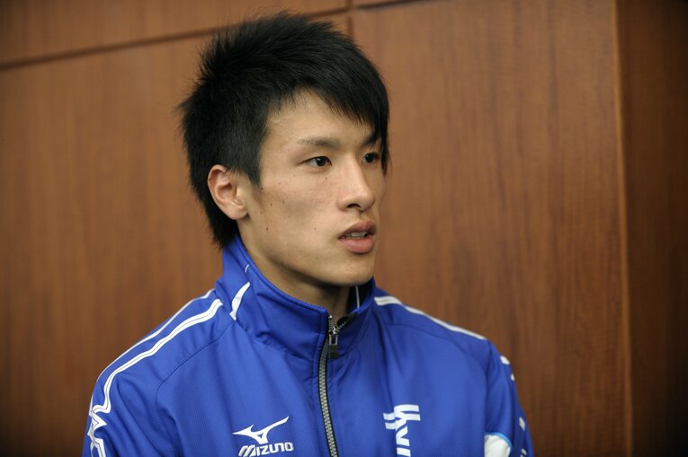 大学2年時の箱根駅伝では花の2区で20位→3位の17人抜きを達成。区間賞＆大会MVPにも輝いた　©BUNGEISHUNJU