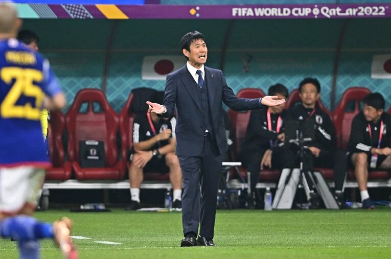 カタールW杯でグループEを2勝1敗で通過した日本代表の森保一監督。大会前、前監督の西野朗とベスト8に向けた対話を交わしていた ／ photograph by Takuya Kaneko/JMPA