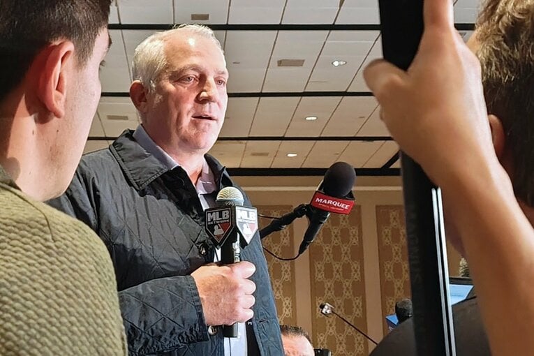 昨年12月、取材に応じていた代理人、ジョエル・ウルフ氏 ©JIJI PRESS