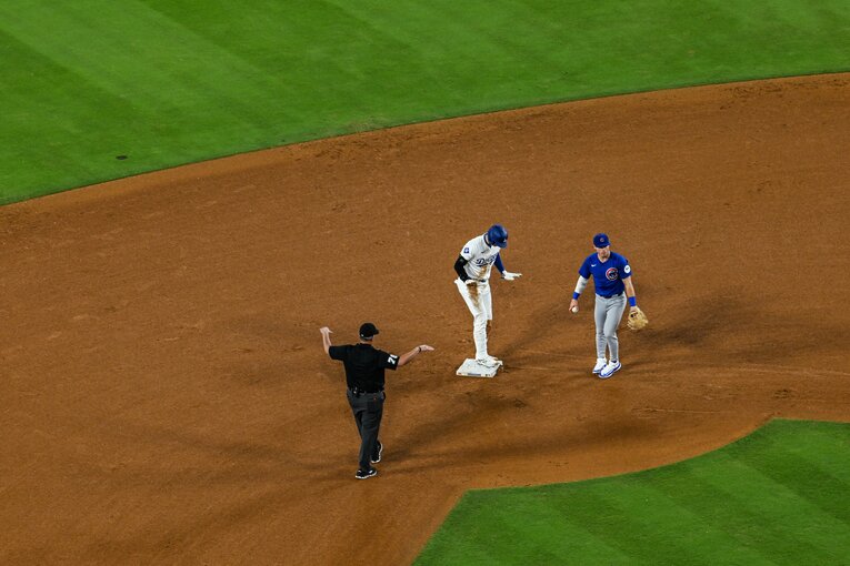 盗塁を成功させる大谷翔平　現地最新ショット　©Nanae Suzuki