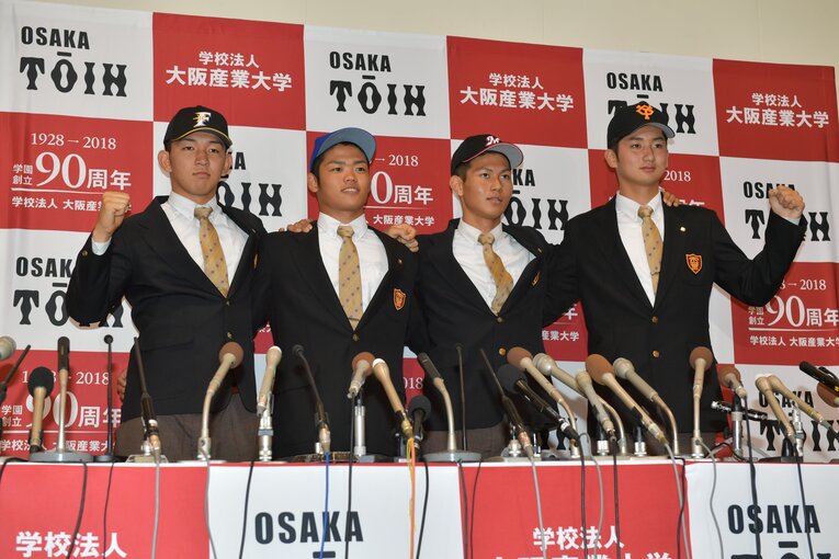2018年、2度目の春夏連覇を果たした世代は4人が高卒プロ入りした ©Hideki Sugiyama