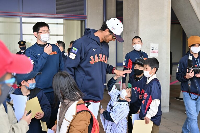 宮崎キャンプの一コマ。子どもに優しい　©Hideki Sugiyama