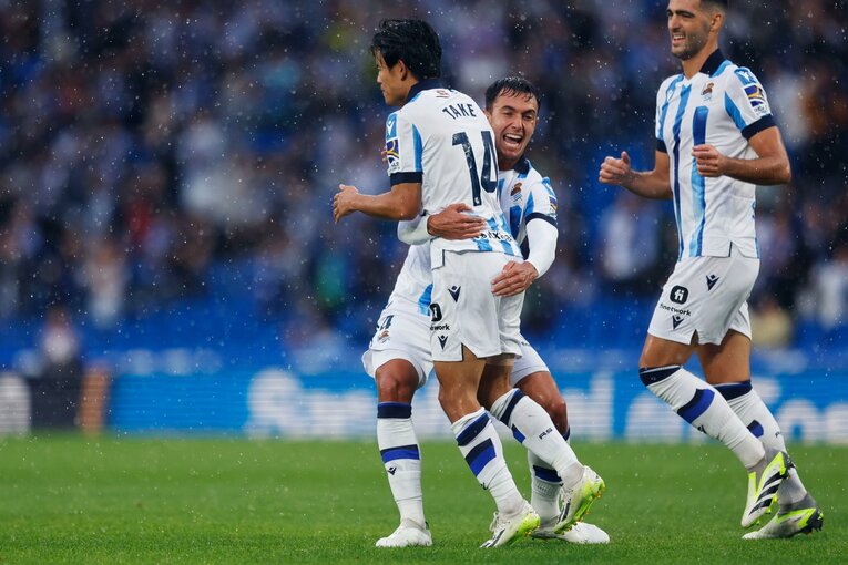 先制ゴール後に祝福される　©Daisuke Nakashima