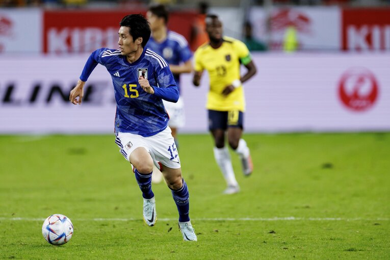 鎌田大地のドリブル　©Kiichi Matsumoto