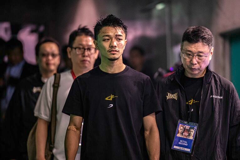 左眼窩底骨折の疑いがあったが試合後会見に現れた中谷　©Takuya Sugiyama