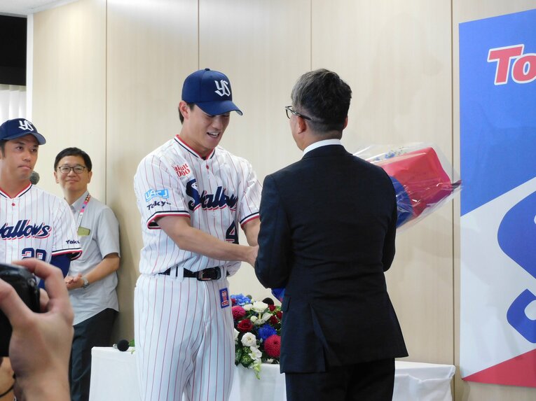 引退会見で　©Number Web