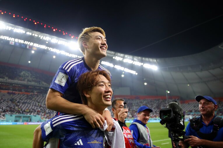 板倉滉と堂安律　©︎Getty Images