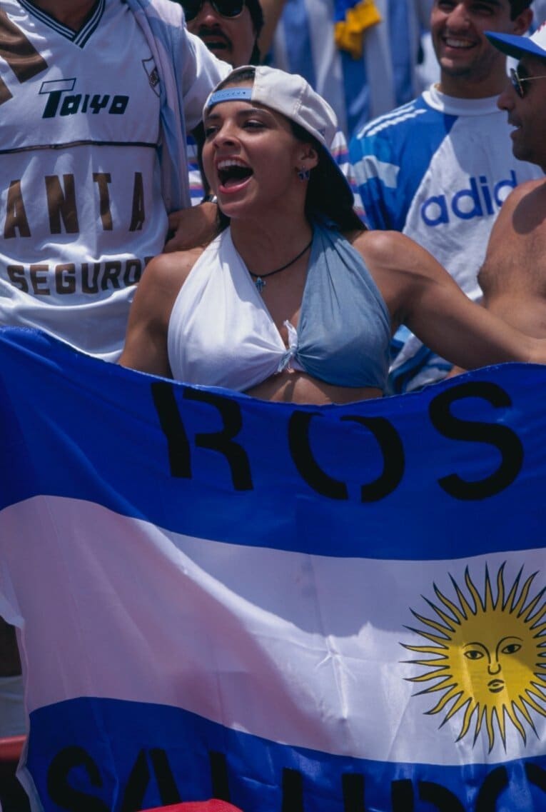 熱狂的なアルゼンチン人サポーター　©JMPA