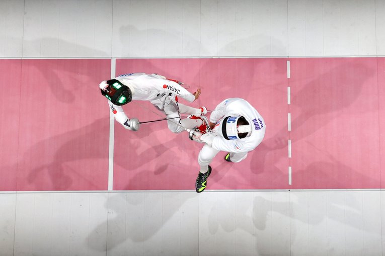 世界ランク2位のセルゲイ・ビダ（ROC）からポイントを奪う加納虹輝　©︎Getty Images