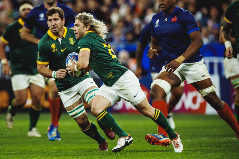 SHファフ・デクラークの素早い動き出しについていくクワッガ・スミス　©︎Kiichi Matsumoto