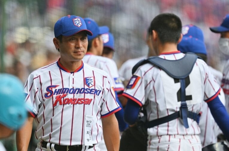 下関国際高校の野球部監督に就任した当初は、部員集めに奔走していたという坂原秀尚監督 ／ photograph by Hideki Sugiyama