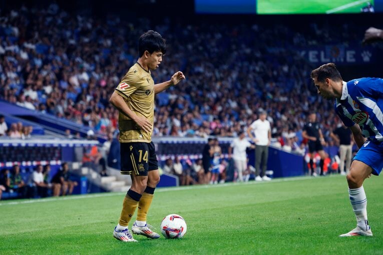 《連続写真で見る》久保建英「2人抜きスーパーゴラッソ→物議パフォーマンス」の全事実　©Daisuke Nakashima