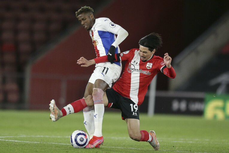 ネガティブトランジションの素早さは南野の持ち味だ©Getty Images