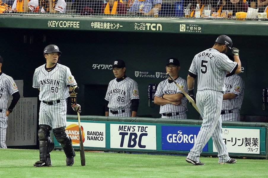 阪神が失った優勝の“ラストチャンス”。土台無きチームと待ち続けた指揮官。<Number Web> photograph by NIKKAN SPORTS
