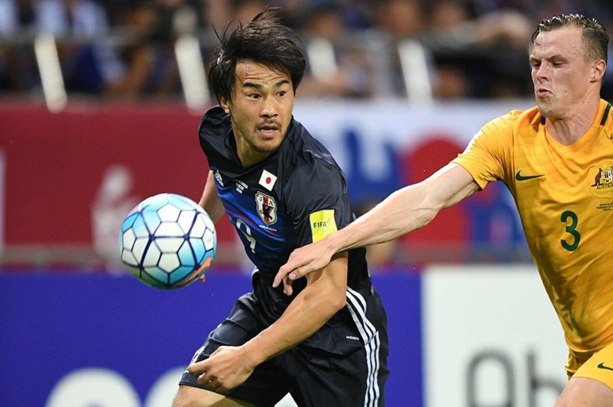 サコが足元で受けるなら僕は裏へ 岡崎慎司の現代表での仕事は何か サッカー日本代表 Number Web ナンバー