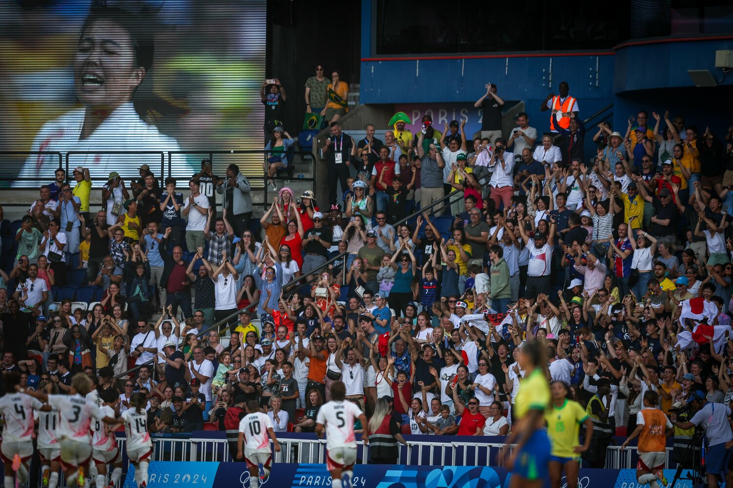 観客もスーパーゴールに熱狂した　©Getty Images