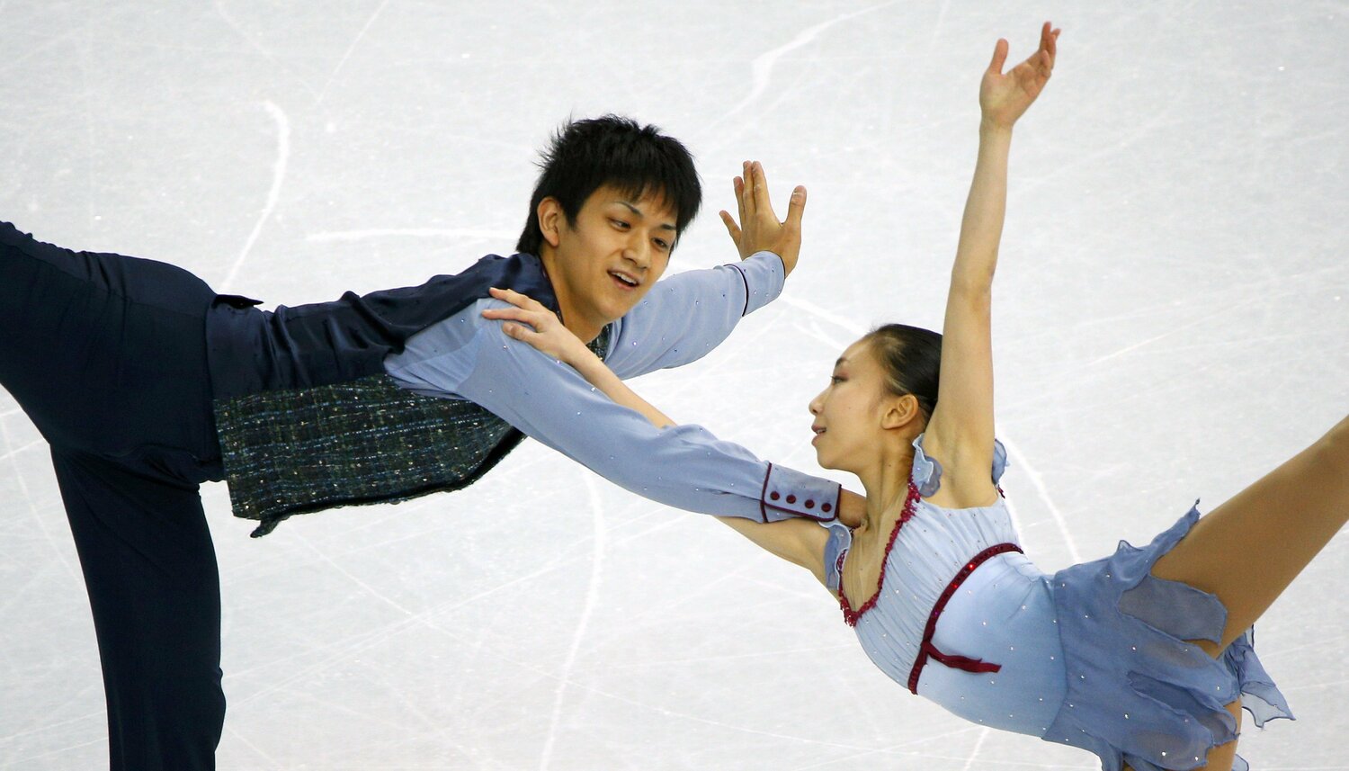 2014年ソチ五輪団体、高橋成美とのペアで出場した木原　©AFLO