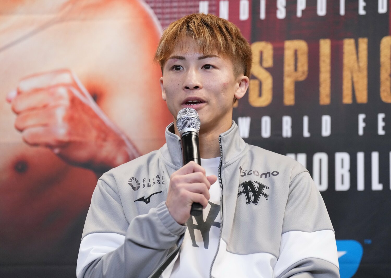 試合後の会見で。井上尚弥の表情は晴れやかだった　©Naoki Fukuda