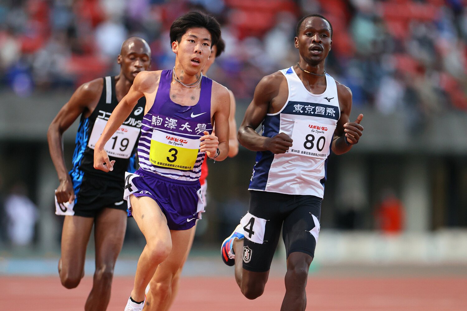 4月9日の金栗記念では自己ベストを7秒以上も上回る快走を見せた。隣は東京国際大のヴィンセント　©AFLO